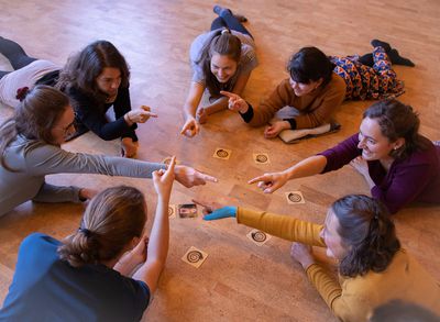 Gruppenspiele für Drinnen - Indoor